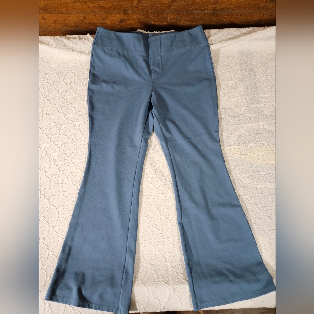 HALARA Women's Flared Pants in Dusty Blue Size 1XL - Picture 1 of 6